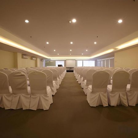 Sequoia Hotel Quezon City Exterior photo