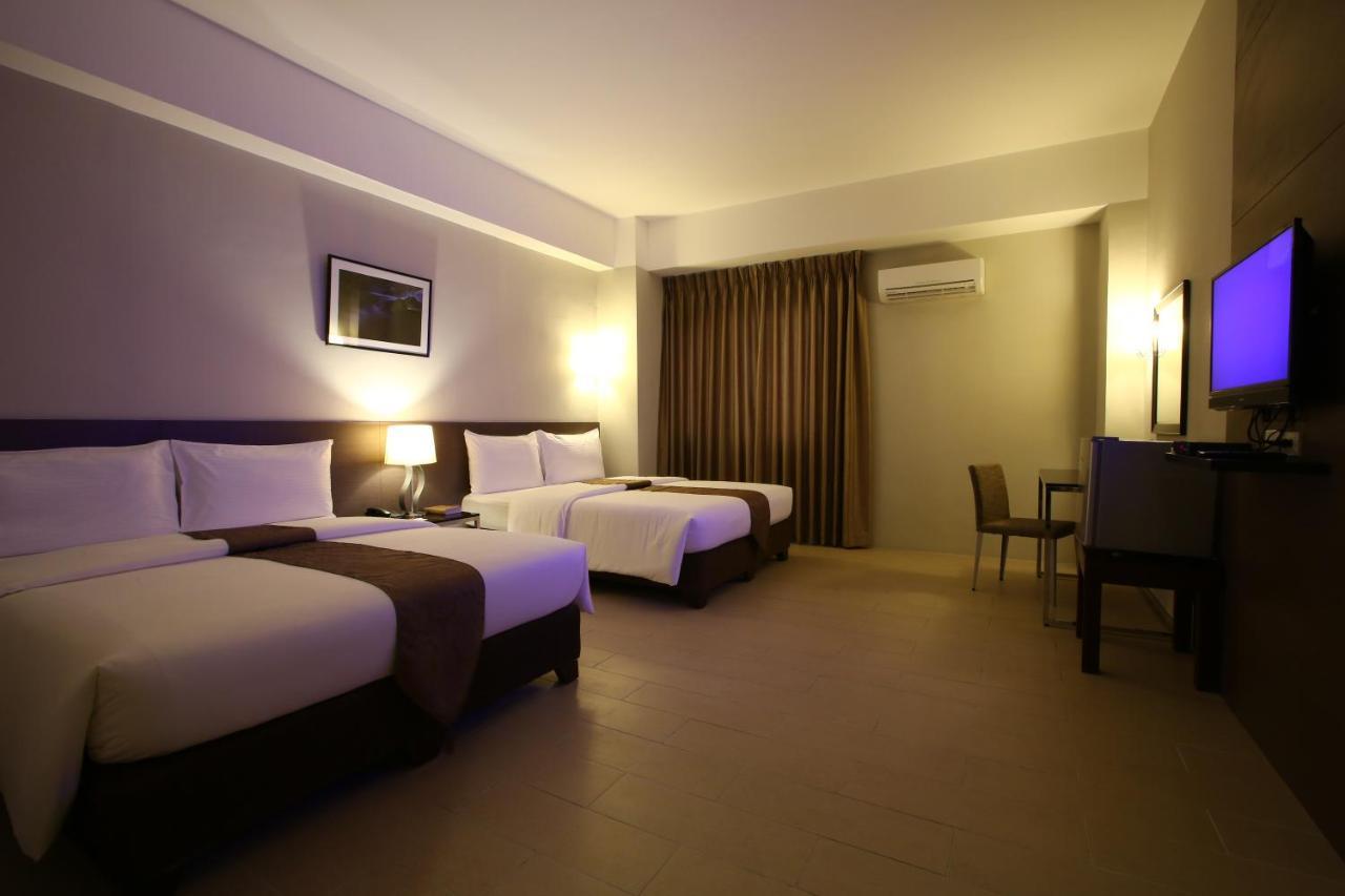 Sequoia Hotel Quezon City Exterior photo