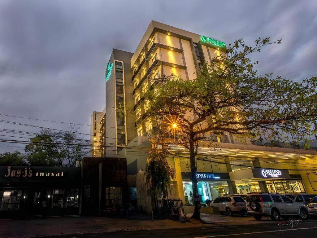 Sequoia Hotel Quezon City Exterior photo