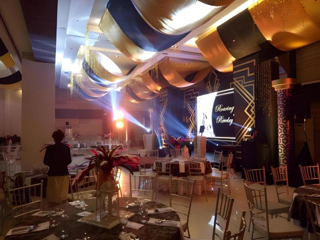 Sequoia Hotel Quezon City Exterior photo