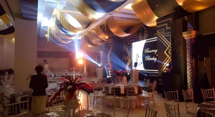 Sequoia Hotel Quezon City Exterior photo
