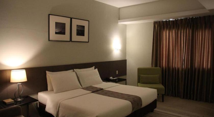 Sequoia Hotel Quezon City Exterior photo