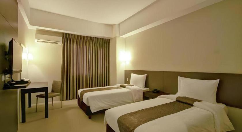 Sequoia Hotel Quezon City Exterior photo