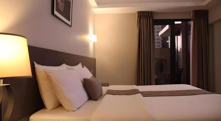 Sequoia Hotel Quezon City Exterior photo